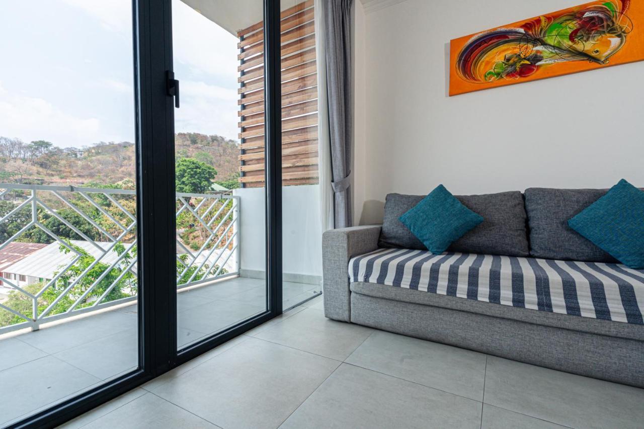 Komodo Suites Downtown Managed By Cpm Bali 라부안 바조 외부 사진